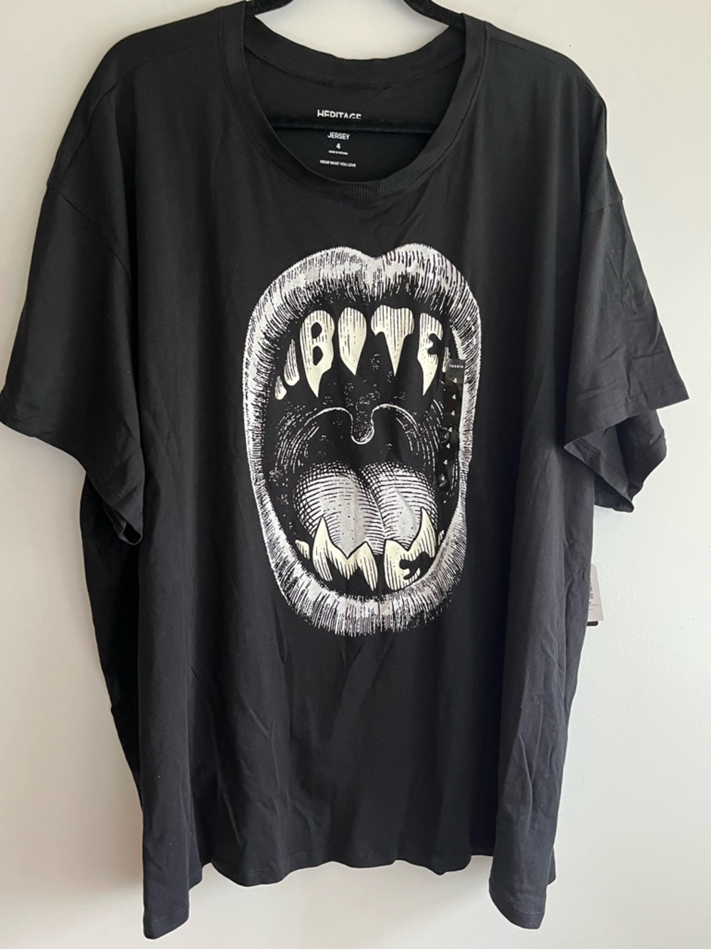 TORRID Bite Me Graphic Tee Glow In The Dark Heritage Jersey Black Size 4 NWT - Picture 2 of 8